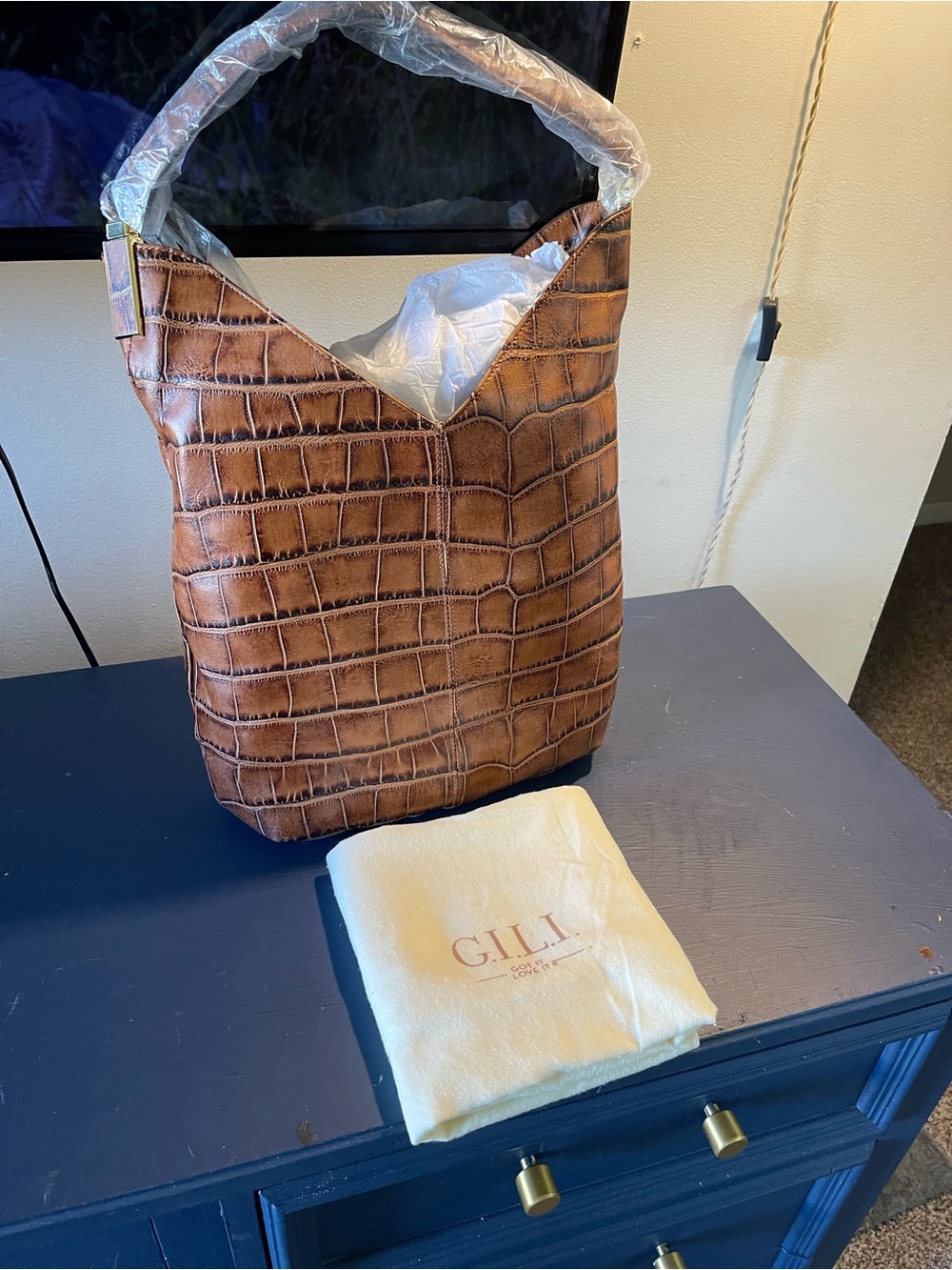 G.I.L.I. Tan Croc-Embossed Leather Shoulder Bag